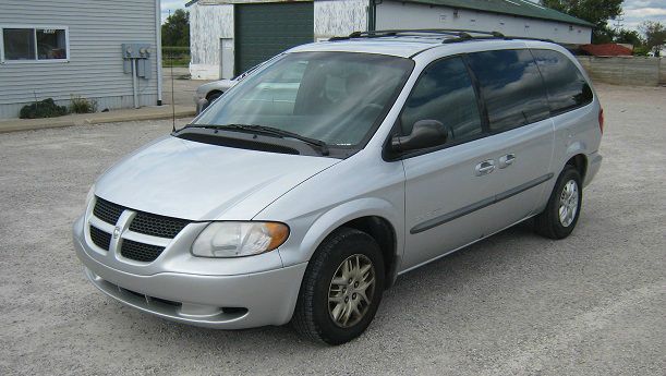 Dodge Grand Caravan 2001 photo 2