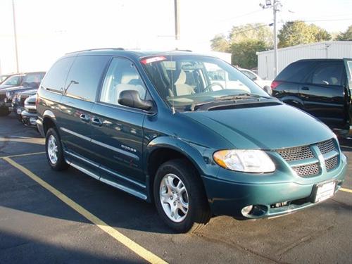 Dodge Grand Caravan 2001 photo 2