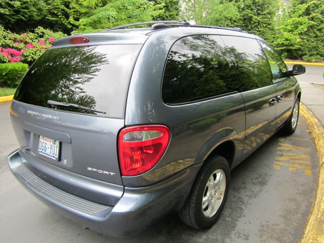 Dodge Grand Caravan 2001 photo 18