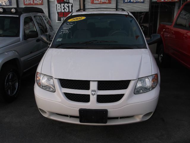 Dodge Grand Caravan 2001 photo 2