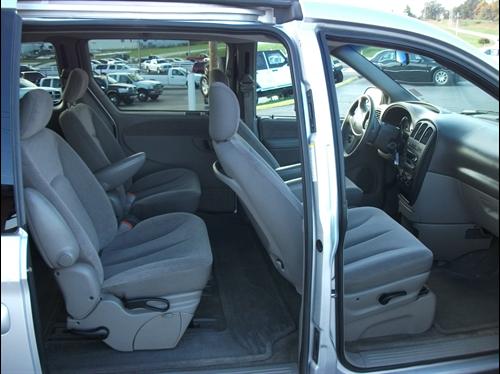 Dodge Grand Caravan 2001 photo 1