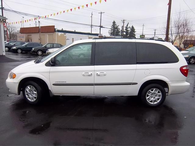 Dodge Grand Caravan 2001 photo 2