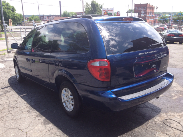 Dodge Grand Caravan 2001 photo 2