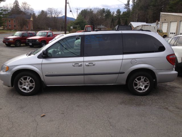 Dodge Grand Caravan 2001 photo 2