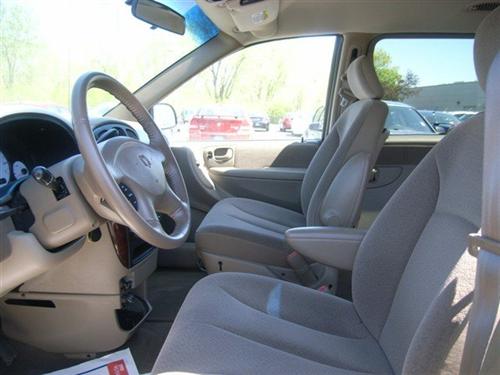 Dodge Grand Caravan 2001 photo 2
