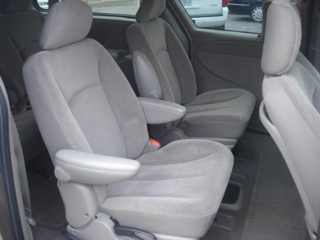 Dodge Grand Caravan 2002 photo 3