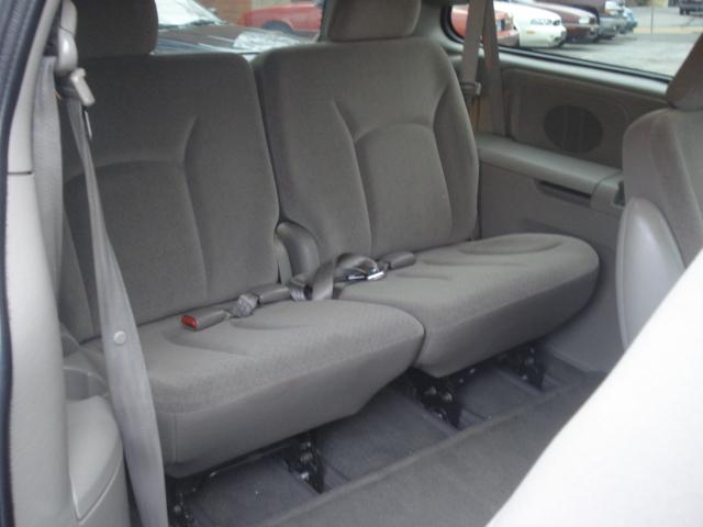 Dodge Grand Caravan 2002 photo 4