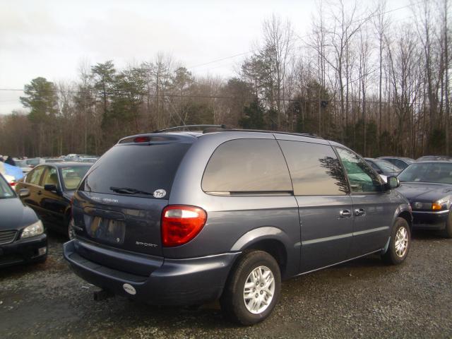 Dodge Grand Caravan 2002 photo 2