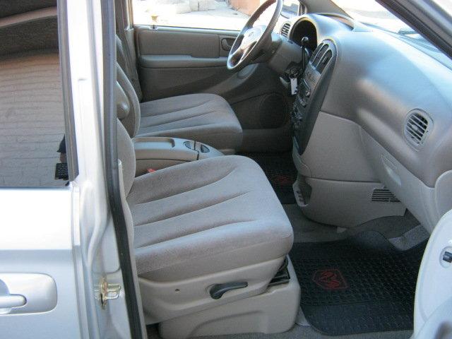 Dodge Grand Caravan 2002 photo 2