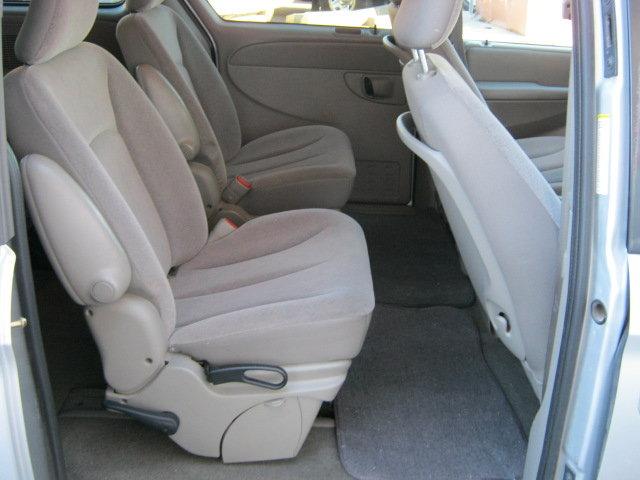 Dodge Grand Caravan 2002 photo 3