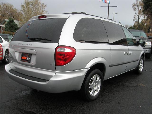 Dodge Grand Caravan 2002 photo 2