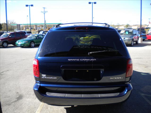Dodge Grand Caravan 2002 photo 1