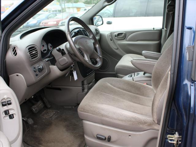 Dodge Grand Caravan 2002 photo 2