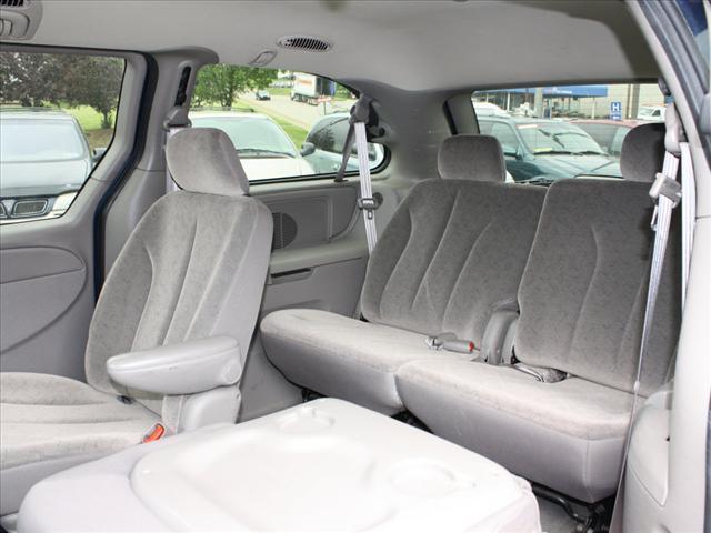 Dodge Grand Caravan 2002 photo 4