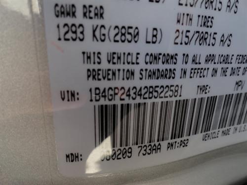Dodge Grand Caravan 2002 photo 1