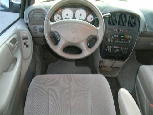 Dodge Grand Caravan 2002 photo 3