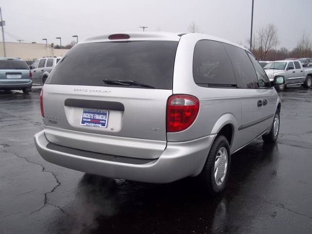 Dodge Grand Caravan 2002 photo 2