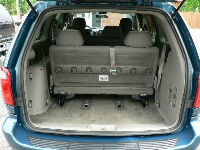 Dodge Grand Caravan 2002 photo 3