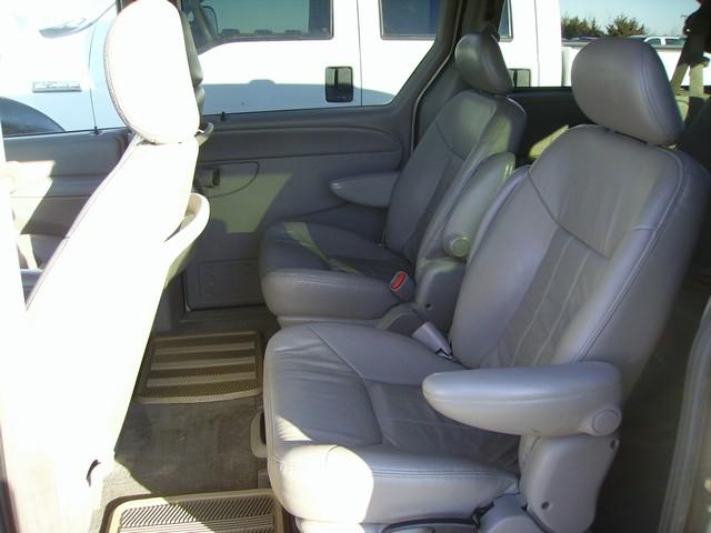 Dodge Grand Caravan 2002 photo 1