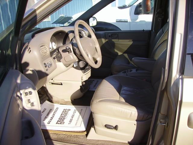 Dodge Grand Caravan 2002 photo 3