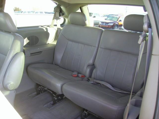 Dodge Grand Caravan 2002 photo 4