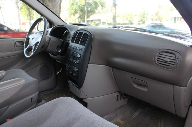 Dodge Grand Caravan 2002 photo 3