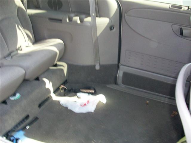 Dodge Grand Caravan 2002 photo 4