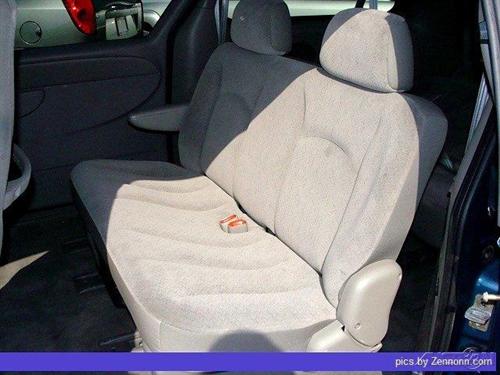 Dodge Grand Caravan 2002 photo 3