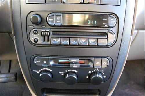 Dodge Grand Caravan 2002 photo 2
