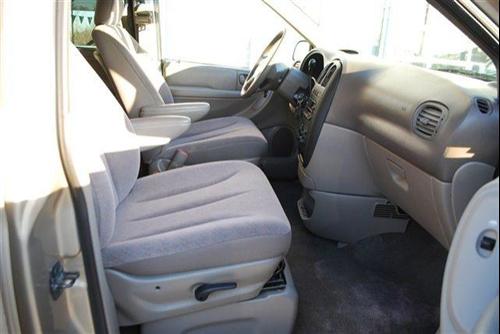 Dodge Grand Caravan 2002 photo 3