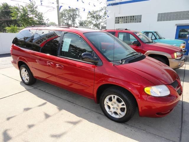 Dodge Grand Caravan 2002 photo 1