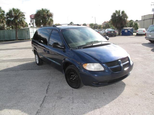 Dodge Grand Caravan 2002 photo 2