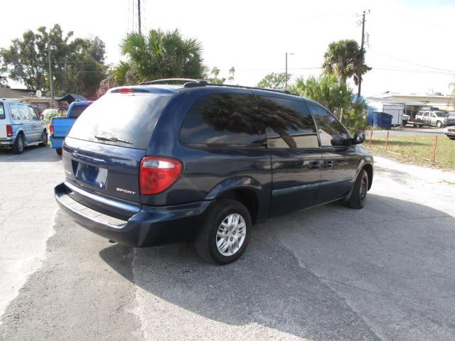 Dodge Grand Caravan 2002 photo 4