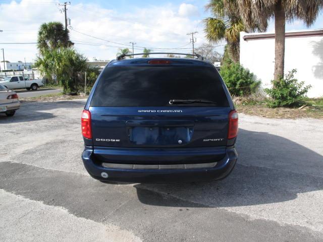 Dodge Grand Caravan 2002 photo 5