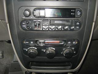 Dodge Grand Caravan 2002 photo 1