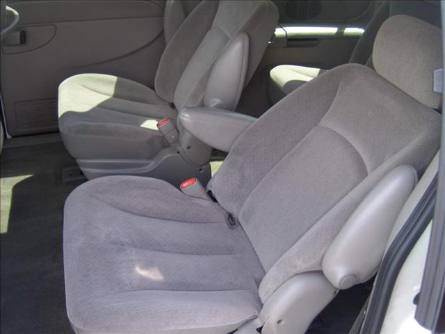 Dodge Grand Caravan 2002 photo 2