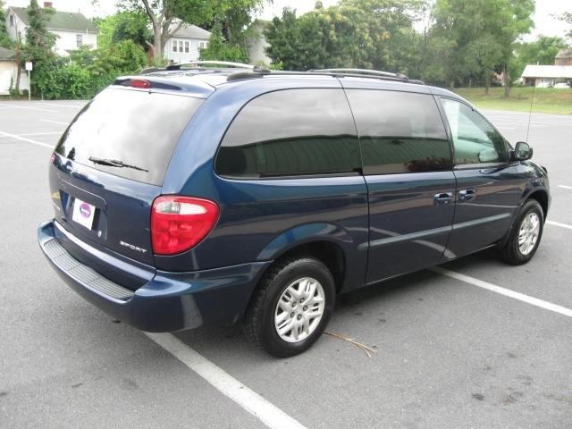Dodge Grand Caravan 2002 photo 2