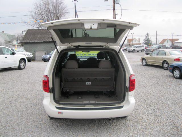 Dodge Grand Caravan 2002 photo 3