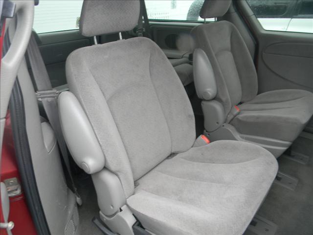 Dodge Grand Caravan 2002 photo 2