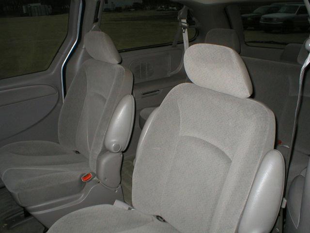 Dodge Grand Caravan 2002 photo 1