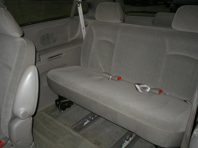Dodge Grand Caravan 2002 photo 2