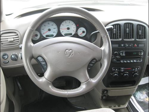 Dodge Grand Caravan 2002 photo 1