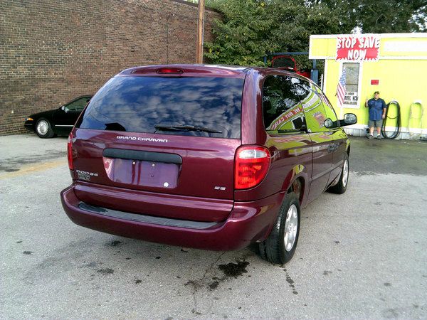 Dodge Grand Caravan 2002 photo 2