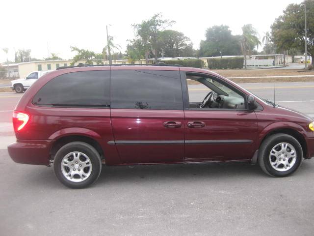 Dodge Grand Caravan 2002 photo 1