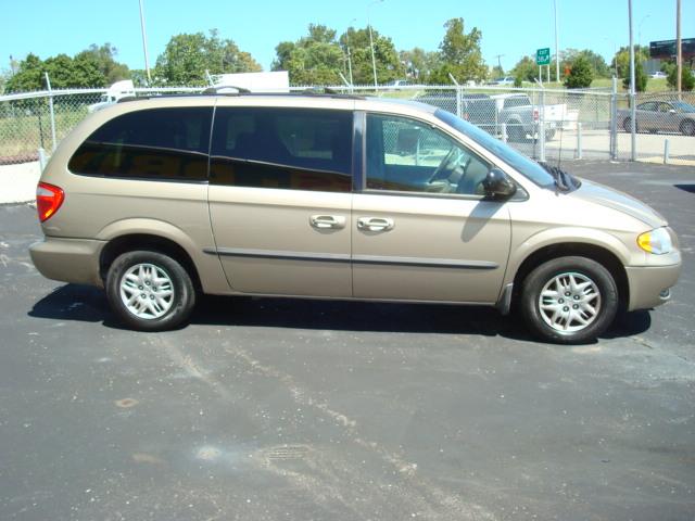 Dodge Grand Caravan 2002 photo 2