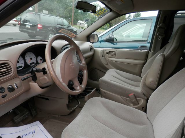 Dodge Grand Caravan 2002 photo 2