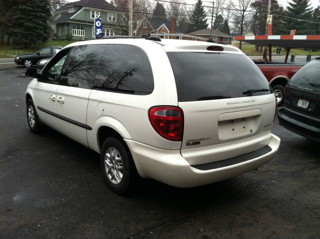 Dodge Grand Caravan 2002 photo 3