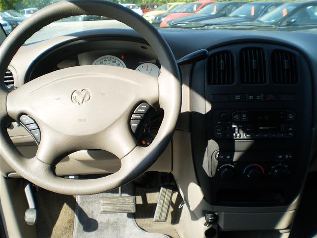 Dodge Grand Caravan 2002 photo 3