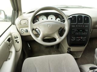 Dodge Grand Caravan 2002 photo 3
