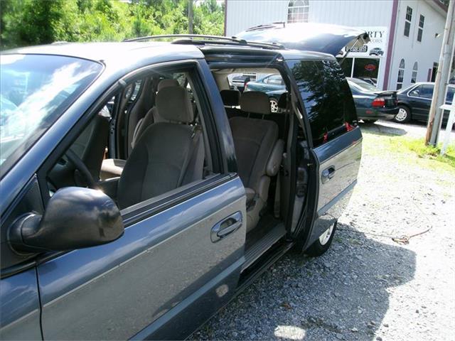 Dodge Grand Caravan 2002 photo 1